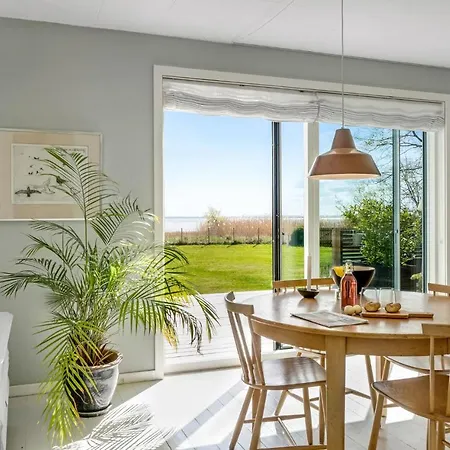 Cozy In With House Sea View 펜션 Rørvig